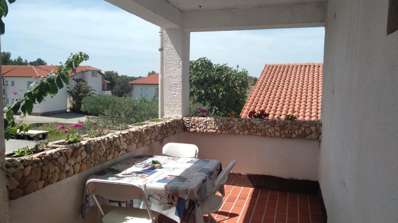 Apartmani "Lorenzo" Novalja Dış mekan fotoğraf