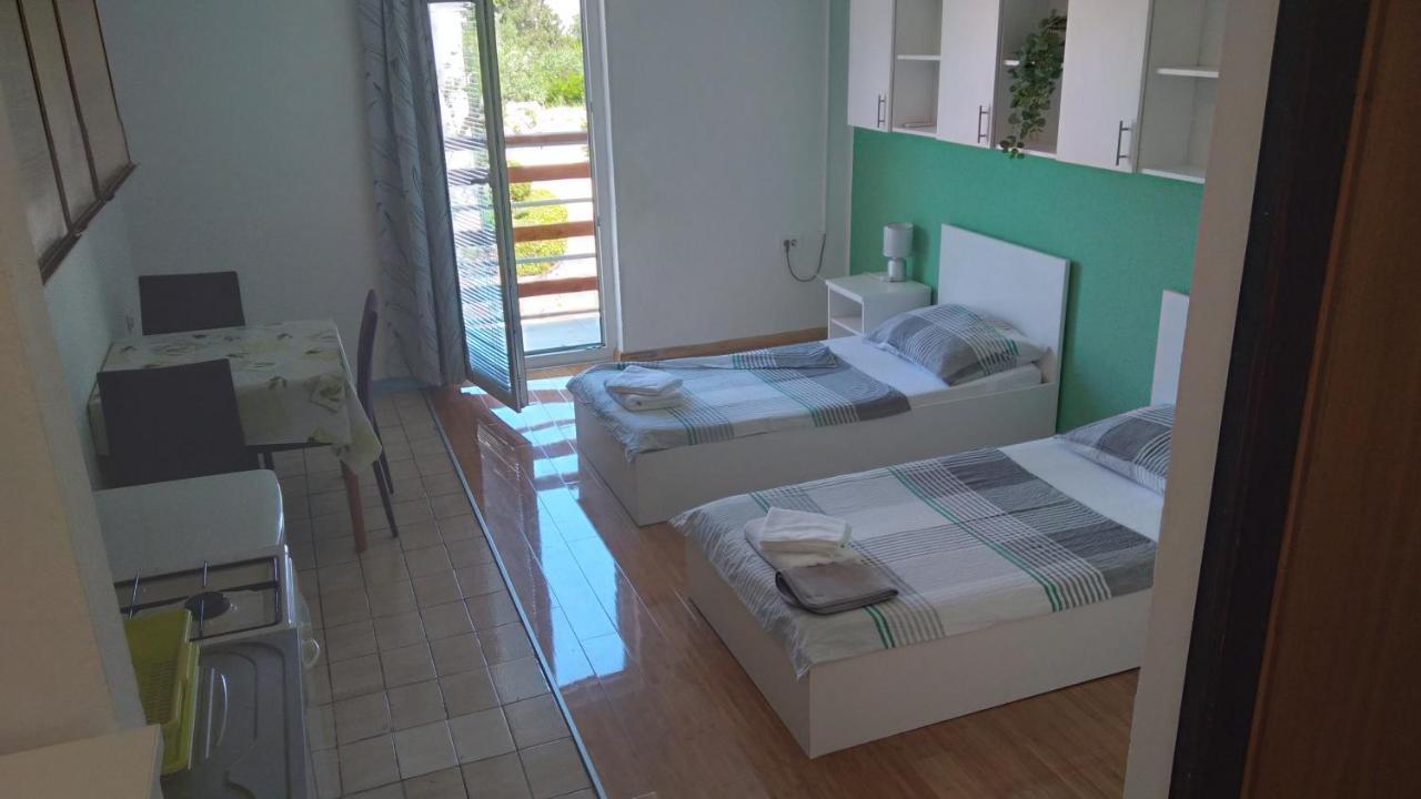 Apartmani "Lorenzo" Novalja Dış mekan fotoğraf