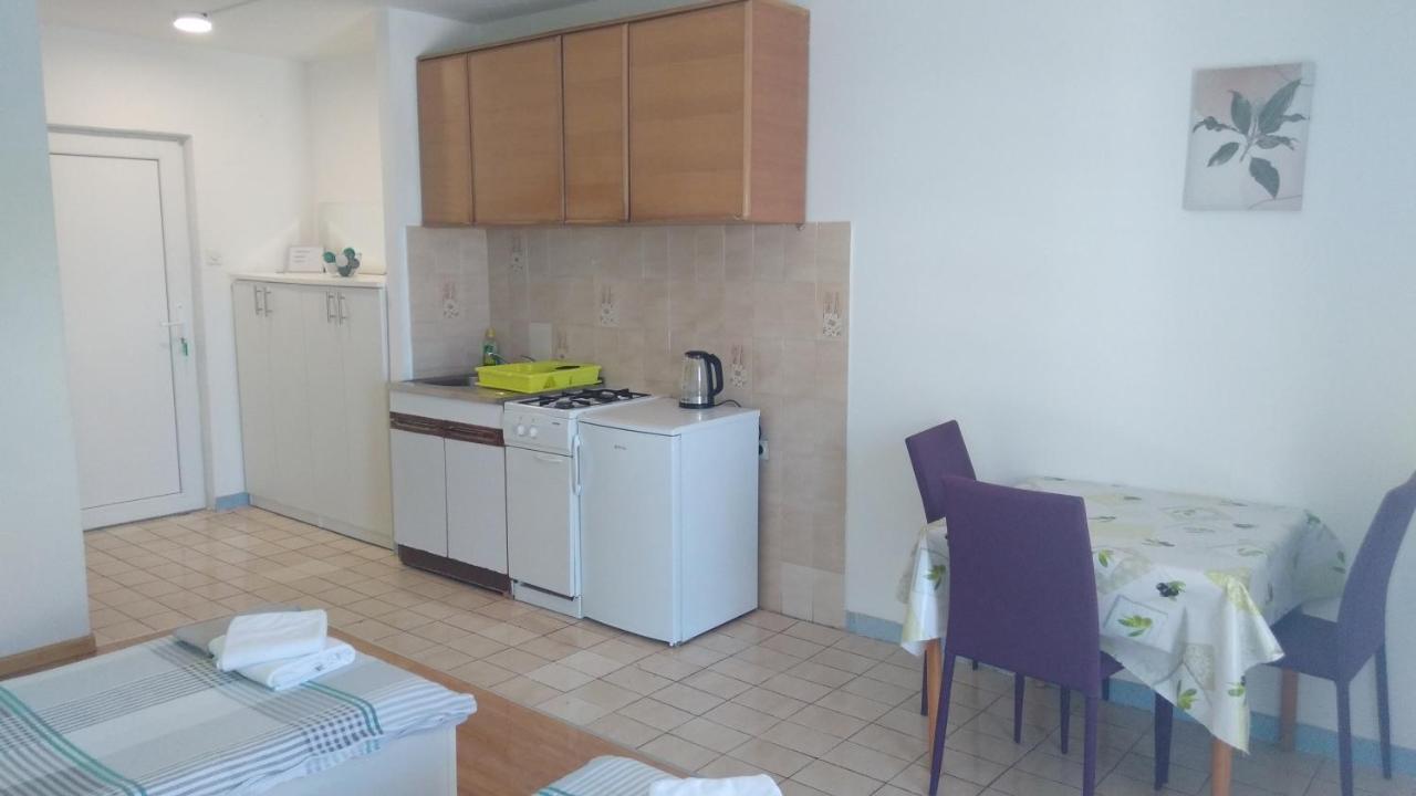 Apartmani "Lorenzo" Novalja Dış mekan fotoğraf