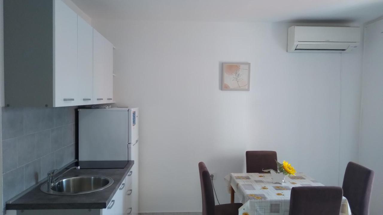 Apartmani "Lorenzo" Novalja Dış mekan fotoğraf