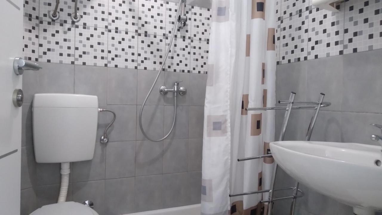 Apartmani "Lorenzo" Novalja Dış mekan fotoğraf