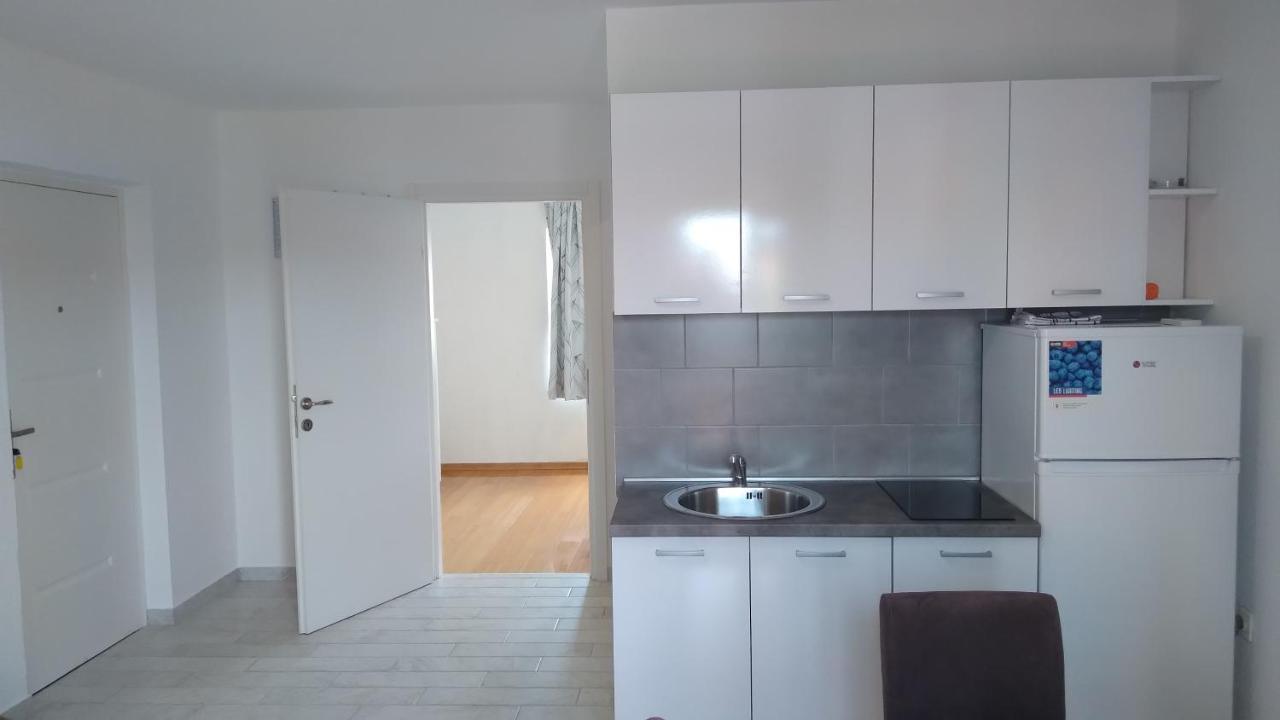 Apartmani "Lorenzo" Novalja Dış mekan fotoğraf
