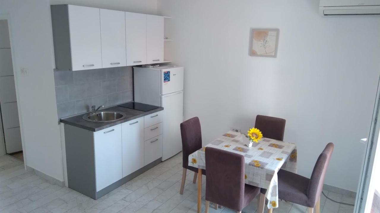 Apartmani "Lorenzo" Novalja Dış mekan fotoğraf