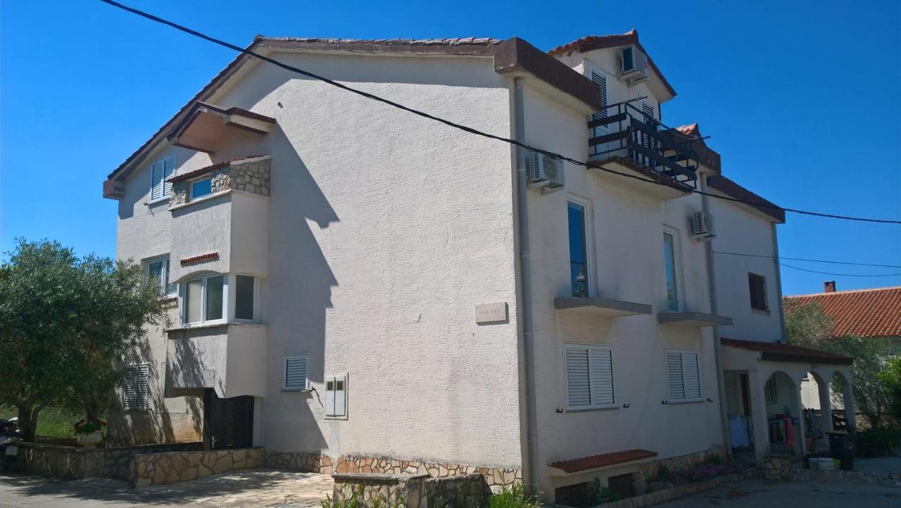 Apartmani "Lorenzo" Novalja Dış mekan fotoğraf