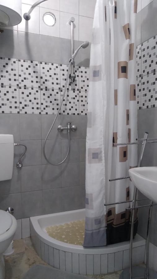Apartmani "Lorenzo" Novalja Dış mekan fotoğraf
